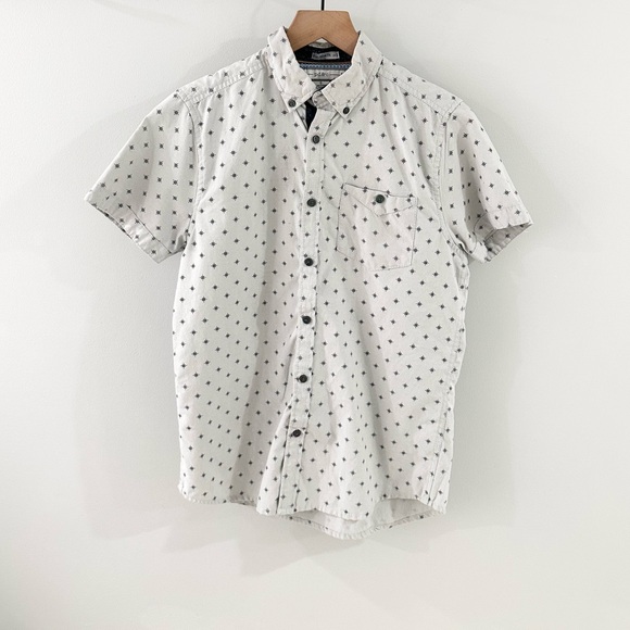 PD&C Men’s Short Sleeve Pattern Button Front Shirt Gray Size Small - Picture 1 of 5
